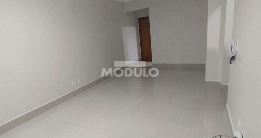 APARTAMENTO à venda, 3 quartos, 1 suíte, 1 vaga, Presidente Roosevelt - Uberlândia/MG