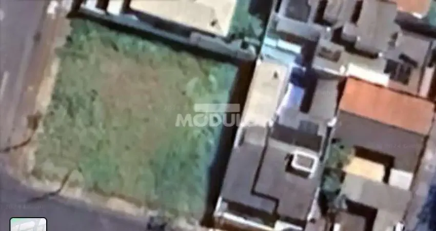 Oportunidade Imperdível: Terreno Bem Localizado no bairro Santa Mônica!