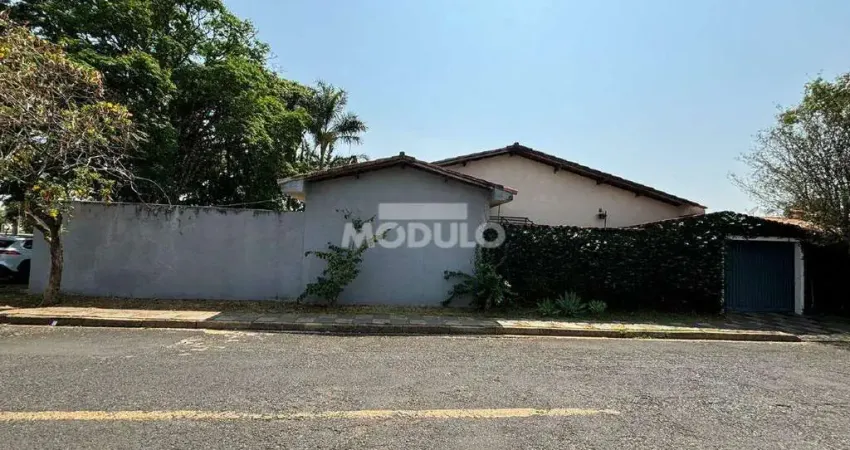 CASA RESIDENCIAL à venda, 3 quartos, 1 suíte, 3 vagas, UMUARAMA - Uberlândia/MG