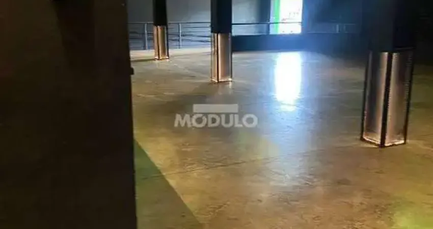 Ponto comercial para alugar na Avenida Rondon Pacheco, --, Saraiva, Uberlândia