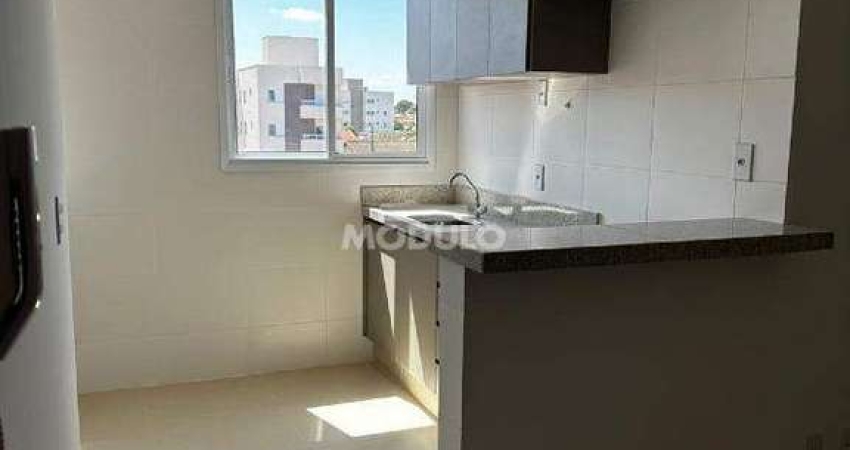 APARTAMENTO à venda, 2 quartos, 1 suíte, 2 vagas, Santa Mônica - Uberlândia/MG