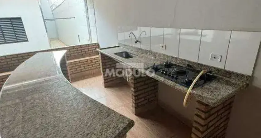 Casa com 3 quartos à venda na Rua Armando Tucci, --, Santa Mônica, Uberlândia