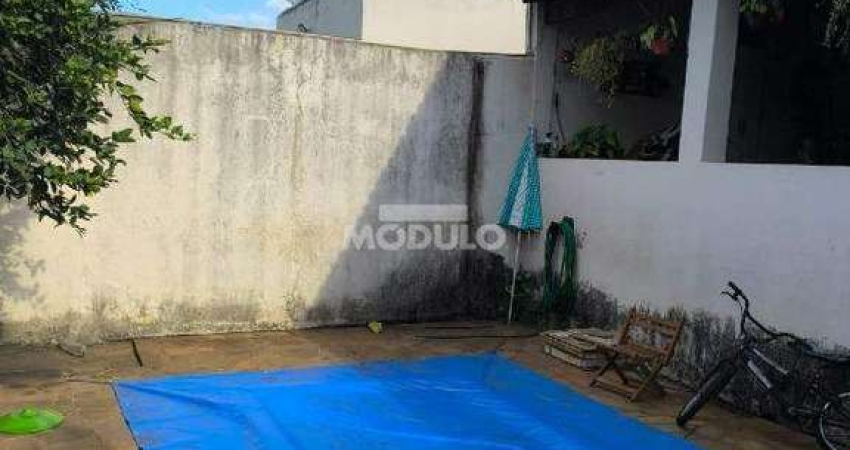 CASA RESIDENCIAL à venda, 2 quartos, 1 suíte, 4 vagas, JARAGUA - Uberlândia/MG