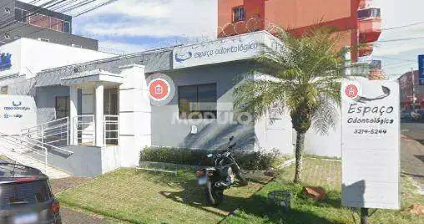 Prédio comercial para locação, no Centro da Cidade
