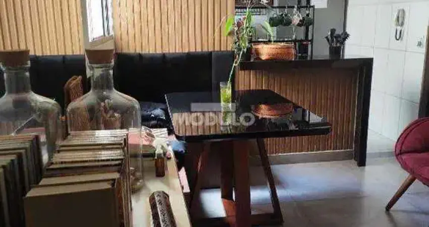 COBERTURA DUPLEX à venda, 2 quartos, 1 vaga, Santa Mônica - Uberlândia/MG