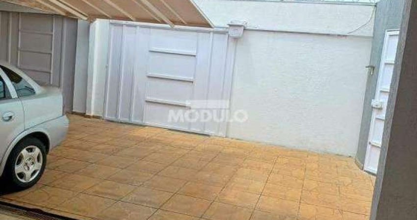 CASA RESIDENCIAL à venda, 3 quartos, 1 suíte, 3 vagas, MARTA HELENA - Uberlândia/MG