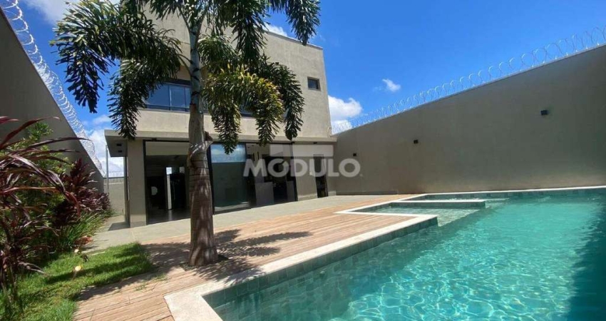Casa com 4 quartos à venda na Rua Doutor Francisco Mineiro de Lacerda, --, Loteamento Portal do Vale II, Uberlândia