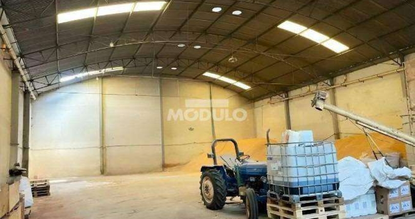 Barracão / Galpão / Depósito para alugar na Rua Londres, --, Tibery, Uberlândia