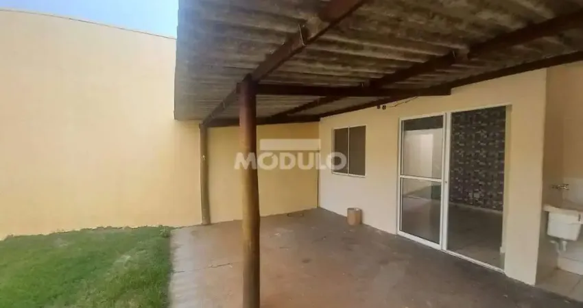 Casa em condomínio fechado com 2 quartos para alugar na Avenida dos Ferreiras, --, Aclimação, Uberlândia