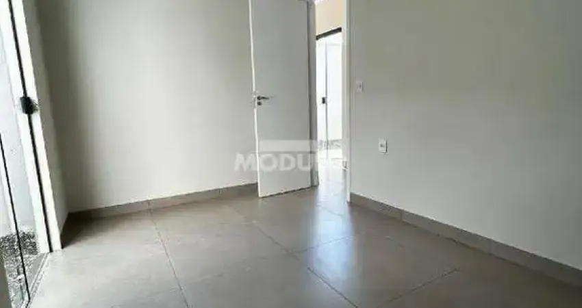 CASA RESIDENCIAL à venda, 2 quartos, 1 suíte, 2 vagas, Shopping Park - Uberlândia/MG