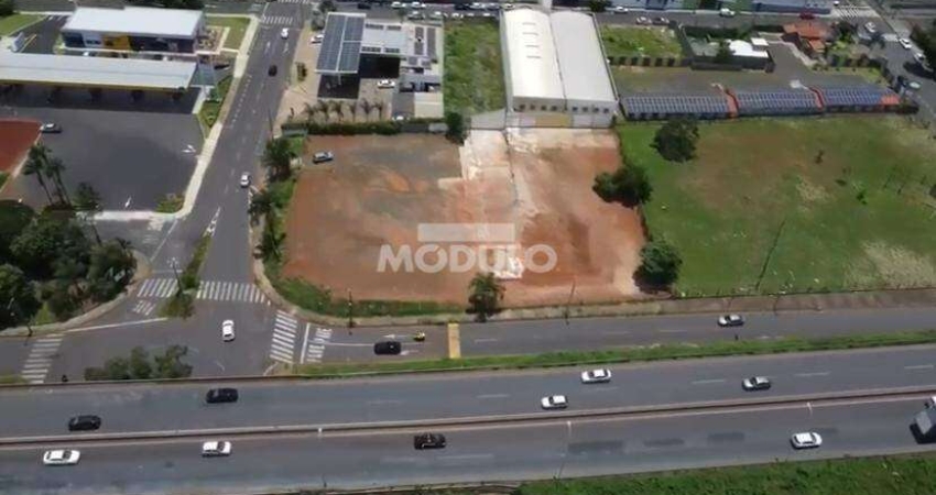 Terreno à venda na Avenida Floriano Peixoto, --, Brasil, Uberlândia