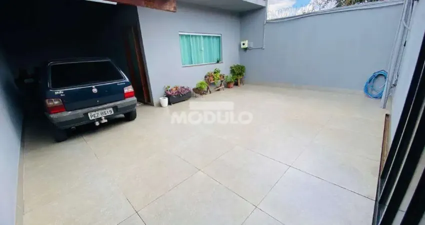 CASA RESIDENCIAL à venda, 3 quartos, 1 suíte, 3 vagas, Planalto - Uberlândia/MG
