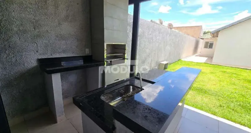Casa Res. Pequis com 2 quartos, 2 banheiros, quintal, espaço gourmet