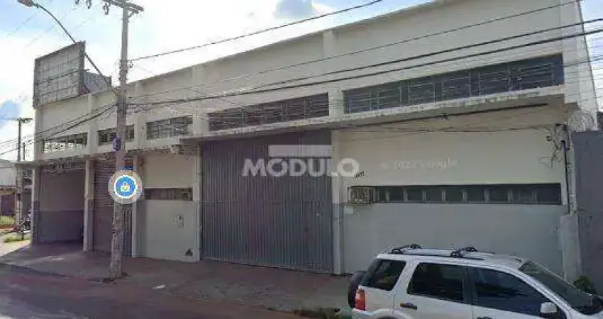 Barracão / Galpão / Depósito para alugar na Avenida Afonso Pena, --, Umuarama, Uberlândia