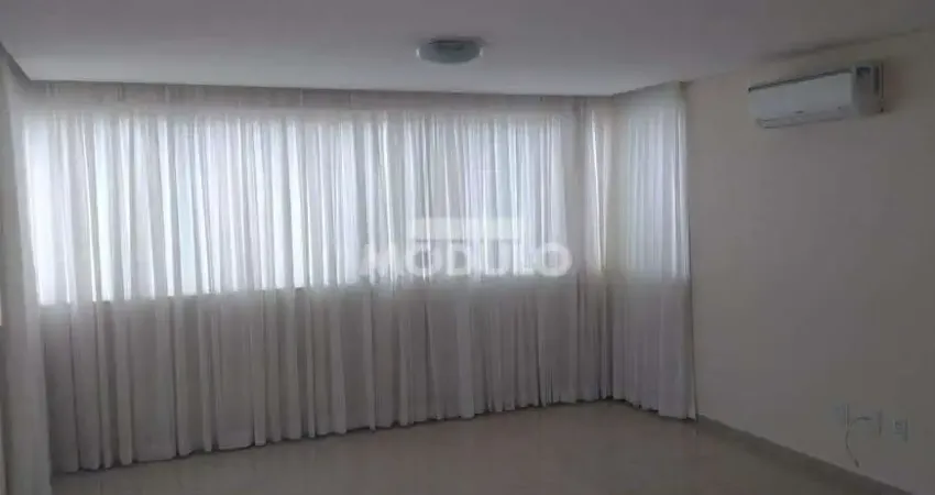 Apartamento residencial para locação, bairro Martins com 3 quartos