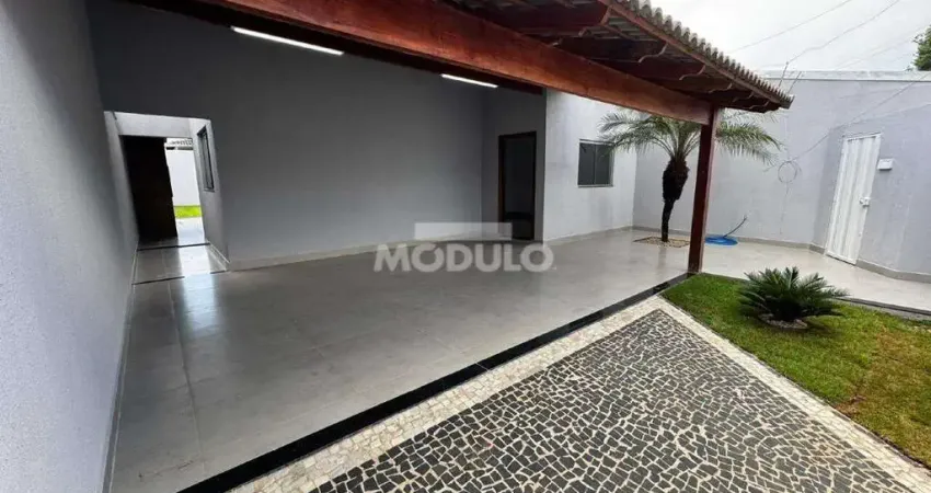 CASA RESIDENCIAL à venda, 3 quartos, 1 suíte, 4 vagas, Jardim Europa - Uberlândia/MG