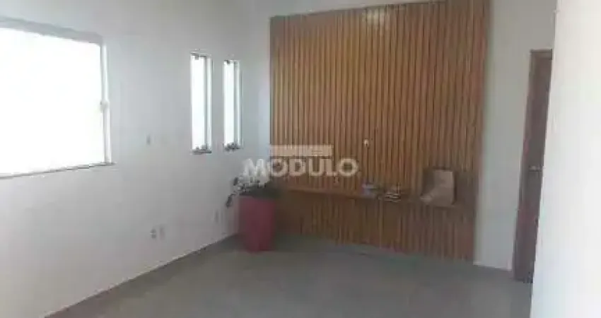 CASA COMERCIAL / RESIDENCIAL à venda, 3 quartos, 2 suítes, 4 vagas, Jardim Brasília - Uberlândia/MG