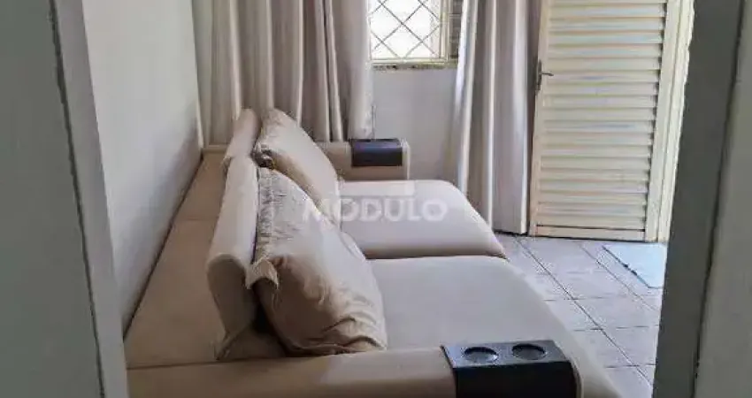 CASA RESIDENCIAL à venda, 3 quartos, 6 vagas, Aclimação - Uberlândia/MG
