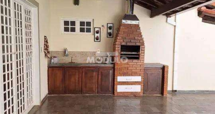 CASA RESIDENCIAL à venda, 4 quartos, 3 suítes, 4 vagas, UMUARAMA - Uberlândia/MG