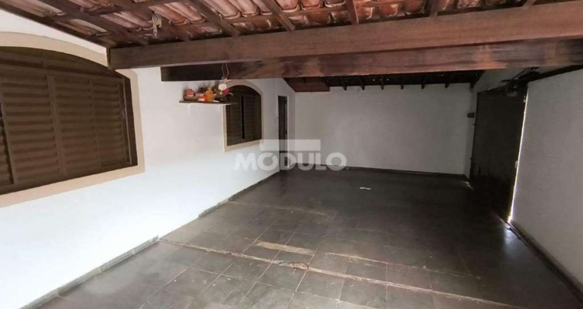 Casa residencial para locação bairro Pampulha com 2 quartos