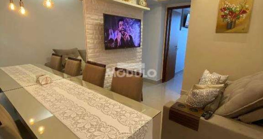 APARTAMENTO à venda, 2 quartos, 1 suíte, 1 vaga, Segismundo Pereira - Uberlândia/MG