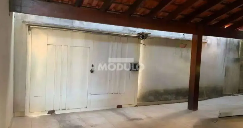 Casa residencial para locação, bairro Jardim Patricia com 3 quartos