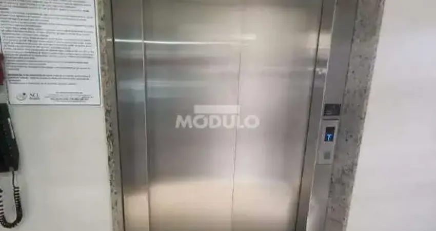 Apartamento residencial para locação, bairro Santa Mônica com 2 quartos