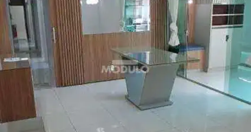 APARTAMENTO à venda, 4 quartos, 1 suíte, 2 vagas, Santa Mônica - Uberlândia/MG