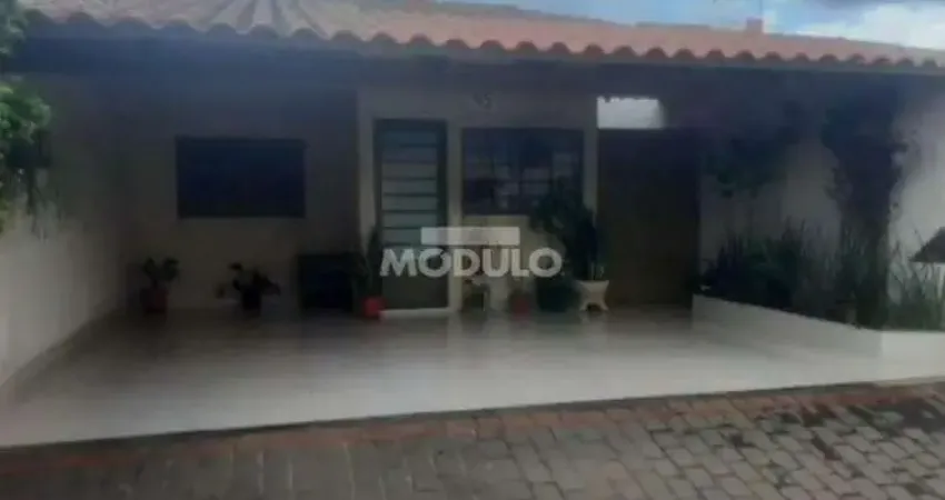 CASA DE CONDOMÍNIO à venda, 3 quartos, 1 suíte, TAIAMAN - Uberlândia/MG