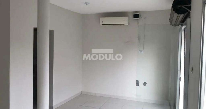 CASA COMERCIAL / RESIDENCIAL à venda, 6 quartos, 1 suíte, 1 vaga, Planalto - Uberlândia/MG