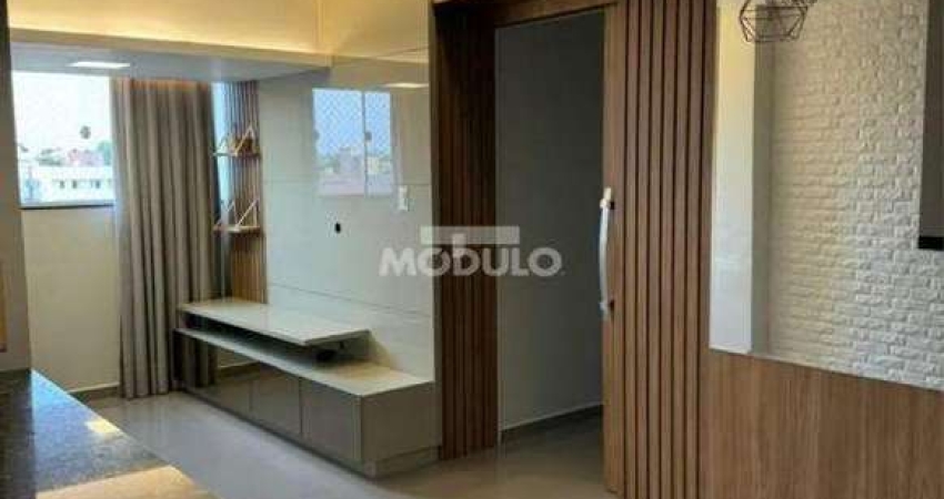 APARTAMENTO à venda, 3 quartos, 1 suíte, 2 vagas, Segismundo Pereira - Uberlândia/MG