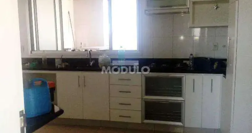 Cobertura residencial para locação, bairro Santa Mônica com 3 suítes