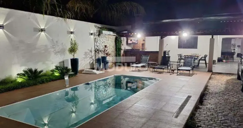 Casa Roosevelt com 3 quartos, 3 banheiros espaço gourmet completo com piscina