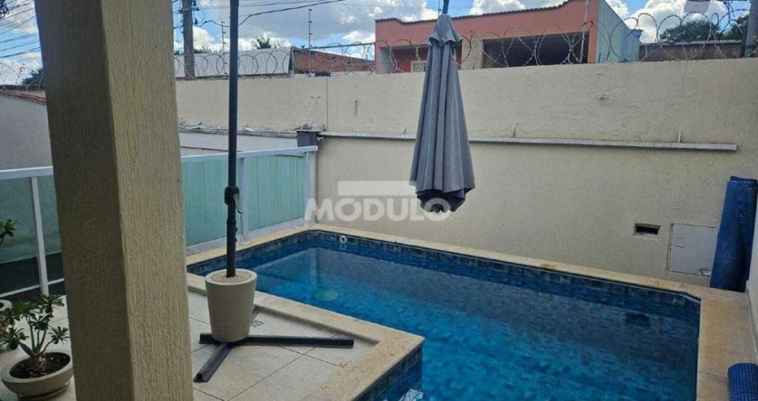 CASA RESIDENCIAL à venda, 3 quartos, 1 suíte, 3 vagas, Osvaldo Rezende - Uberlândia/MG