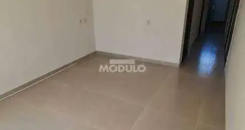CASA RESIDENCIAL à venda, 2 quartos, 3 vagas, Brasil - Uberlândia/MG
