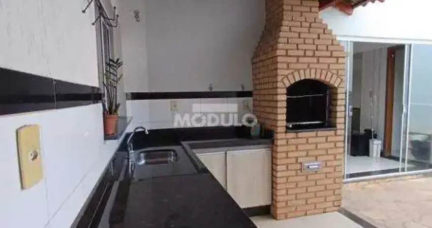 Casa em condomínio fechado à venda na Alameda José de Oliveira Guimarães, --, Jardim Holanda, Uberlândia