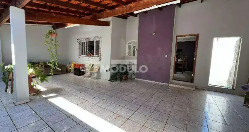 CASA RESIDENCIAL à venda, 3 quartos, 2 suítes, 3 vagas, Santa Mônica - Uberlândia/MG