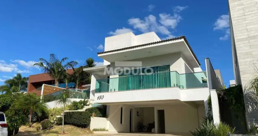 Casa em condomínio mobiliada para locação no bairro Gavea com 4 suítes