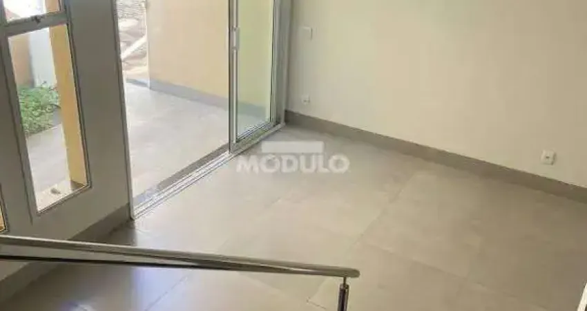 Casa Estilo Sobrado ,Bairro Marrtins 3 Quartos com Suite Oportunidade