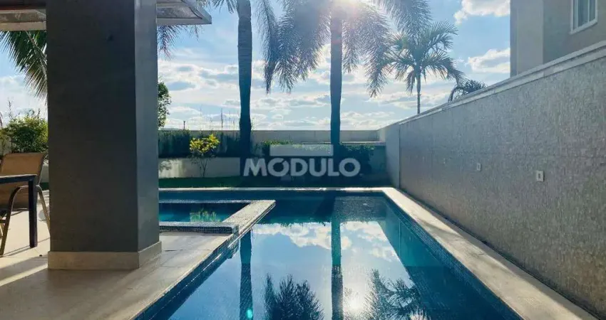 Sobrado de Condomínio ZONA SUL com 4 suites, espaço gourmet com piscina e por do sol