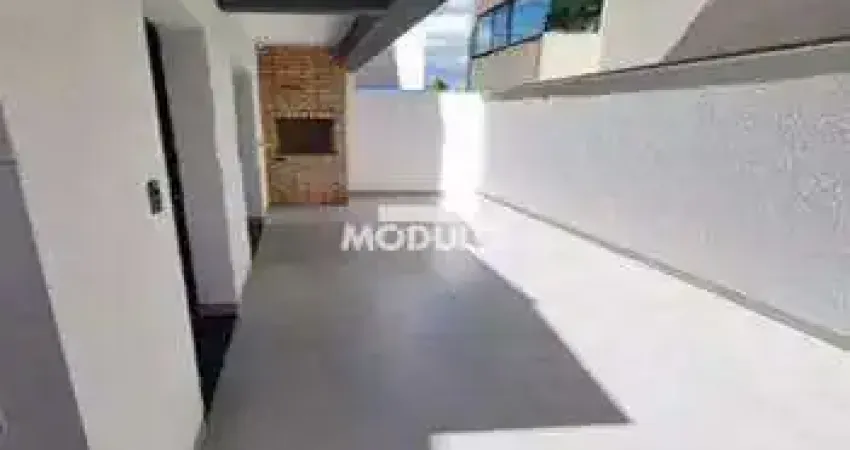 APARTAMENTO à venda, 2 quartos, 1 suíte, 1 vaga, Santa Mônica - Uberlândia/MG