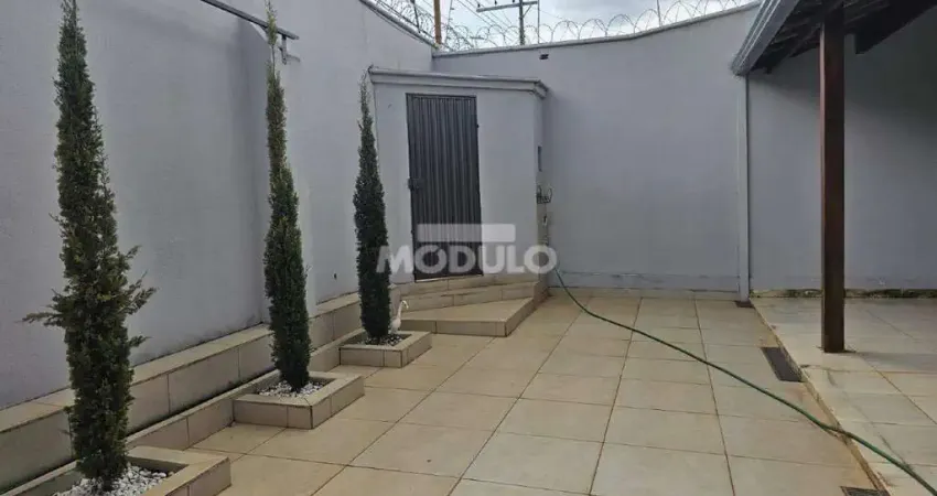 Casa residencial para locação, bairro Morada da Colina, com 3 quartos