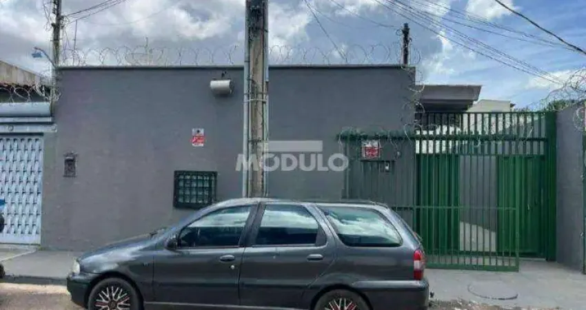 Barracão / Galpão / Depósito para alugar na Rua da Conquista, --, Martins, Uberlândia
