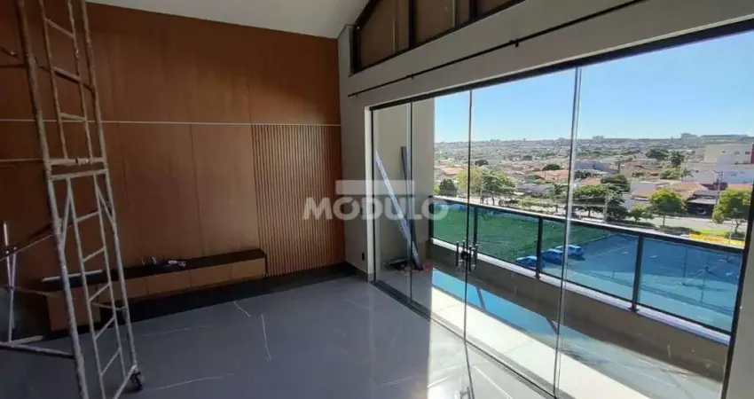 Cobertura com 3 quartos para alugar na Rua Nova Ponte, --, Granada, Uberlândia
