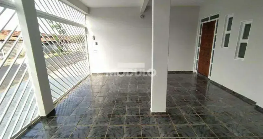 SOBRADO à venda, 4 quartos, 2 suítes, 2 vagas, CIDADE JARDIM - Uberlândia/MG