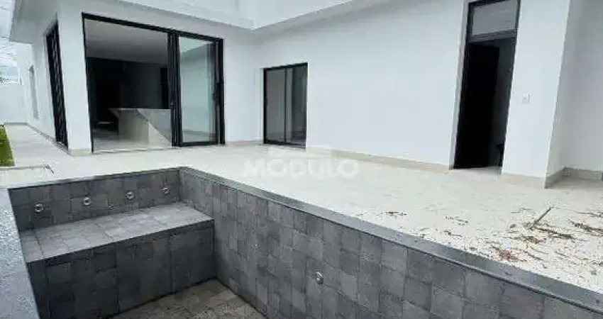 CASA DE CONDOMÍNIO à venda, 3 quartos, 3 suítes, 4 vagas, Laranjeiras - Uberlândia/MG