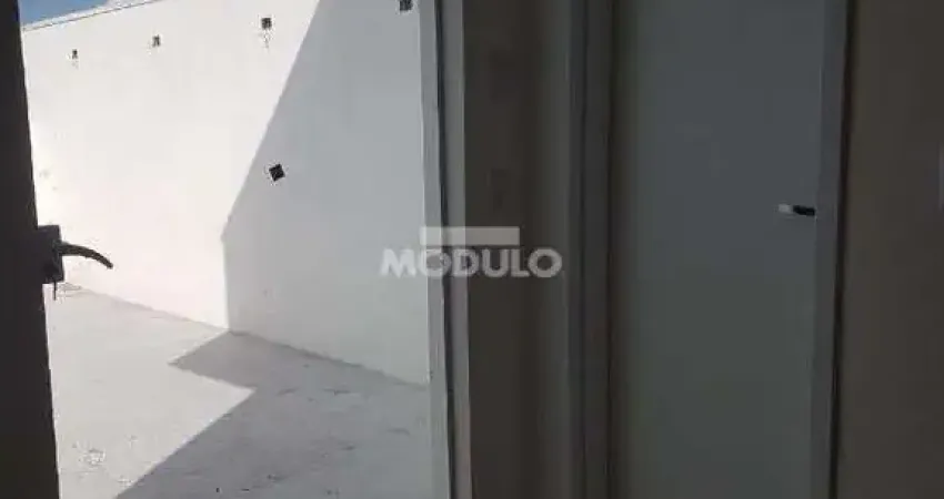 COBERTURA DUPLEX à venda, 2 quartos, 1 suíte, 1 vaga, Tubalina - Uberlândia/MG