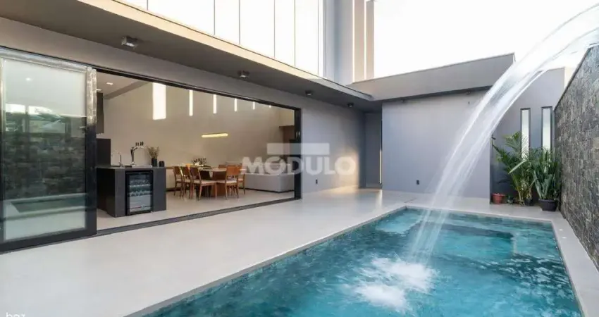 Casa condominio Zona Sul , todo montado com armarios , espaço gourmet completo