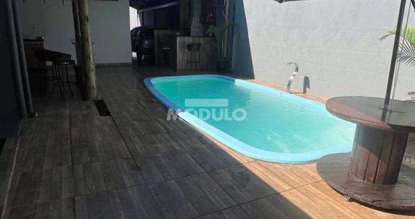 Casa com 2 quartos à venda na Rua José Eurípedes Duarte, --, Conjunto Segismundo Pereira, Uberlândia