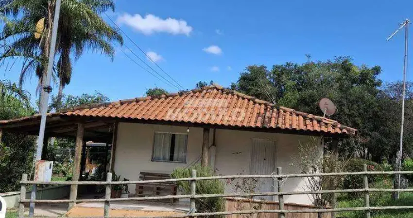SÍTIO / FAZENDA à venda, 4 quartos, 1 suíte, 1 vaga, Bairro Zona Rural - Uberlândia/MG